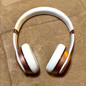 Beats solo 3 (rose gold)